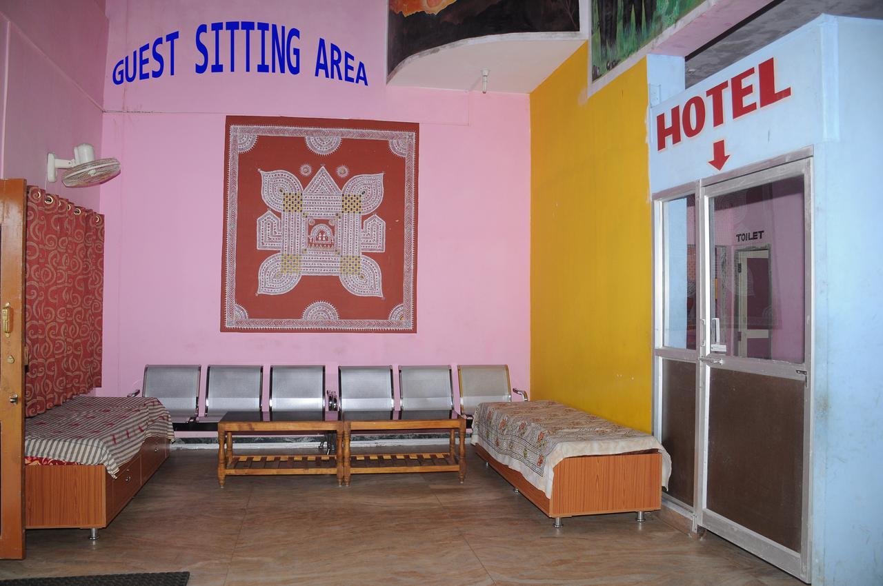 Prakruthi Yatri Nivas Hotell Māvingundi Eksteriør bilde
