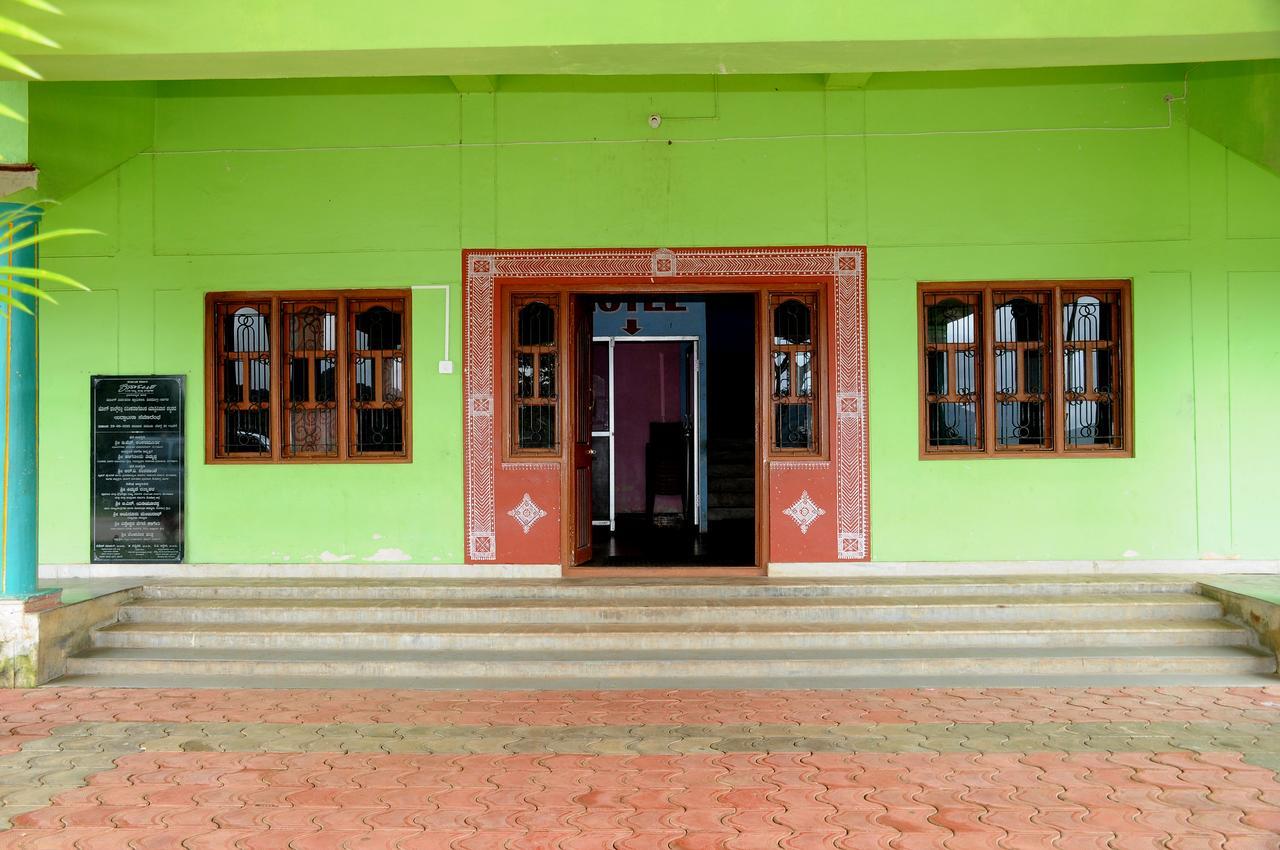 Prakruthi Yatri Nivas Hotell Māvingundi Eksteriør bilde